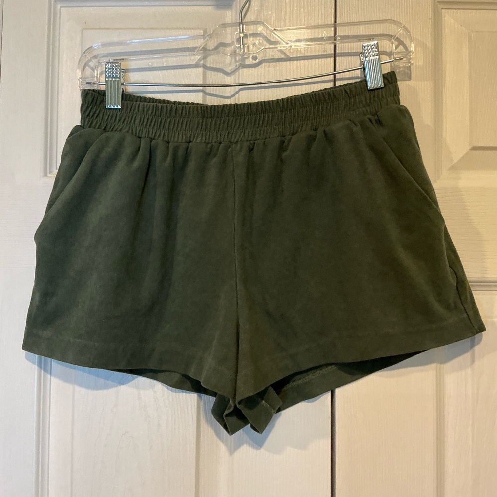 🩷 Forever 21 Green Faux Suede Shorts - Medium